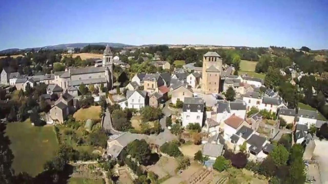 Le Gite De La Vieille Eglise De Coussergues エクステリア 写真